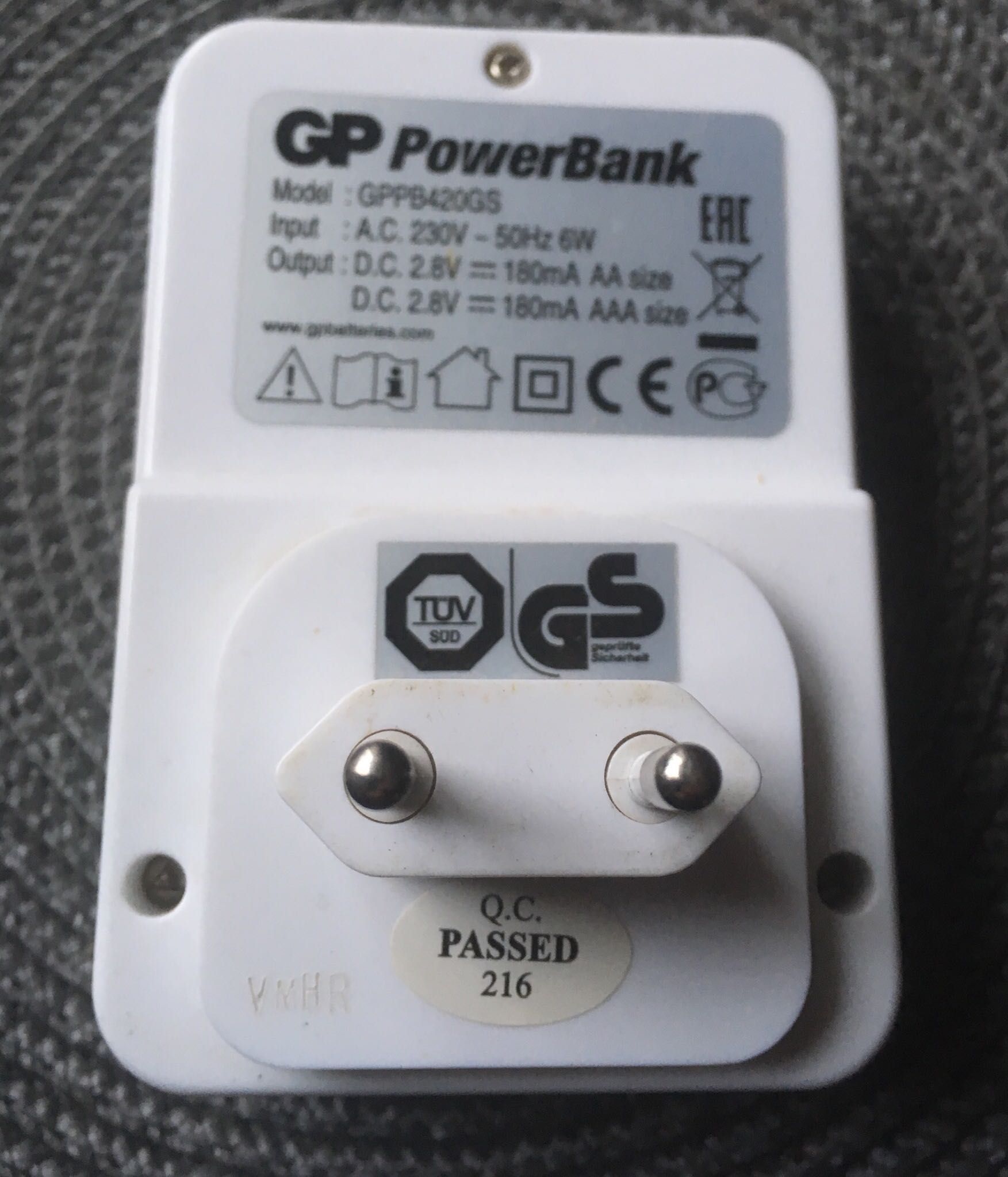 Зарядний пристрій GP PowerBank PB 420 GS