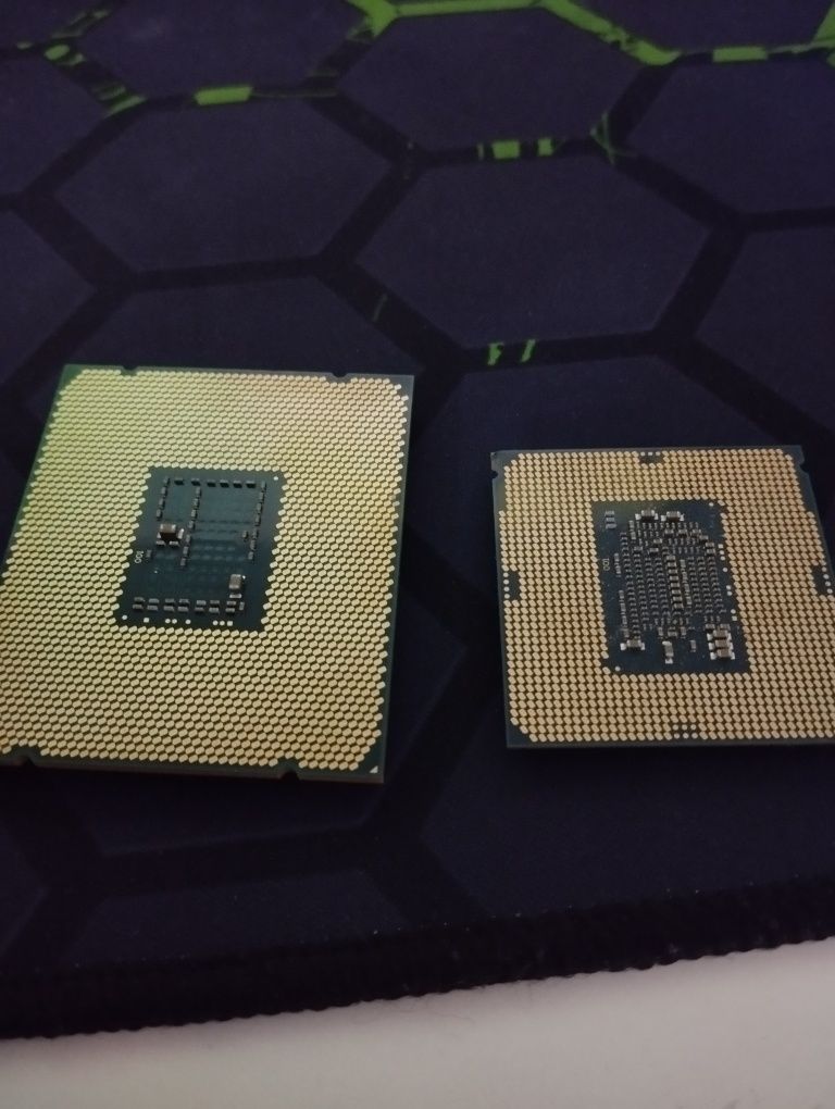 2x Procesor xeon E5 2650 v3 2.3 GHZ i Intel Pentium g4400 3.3GHZ
