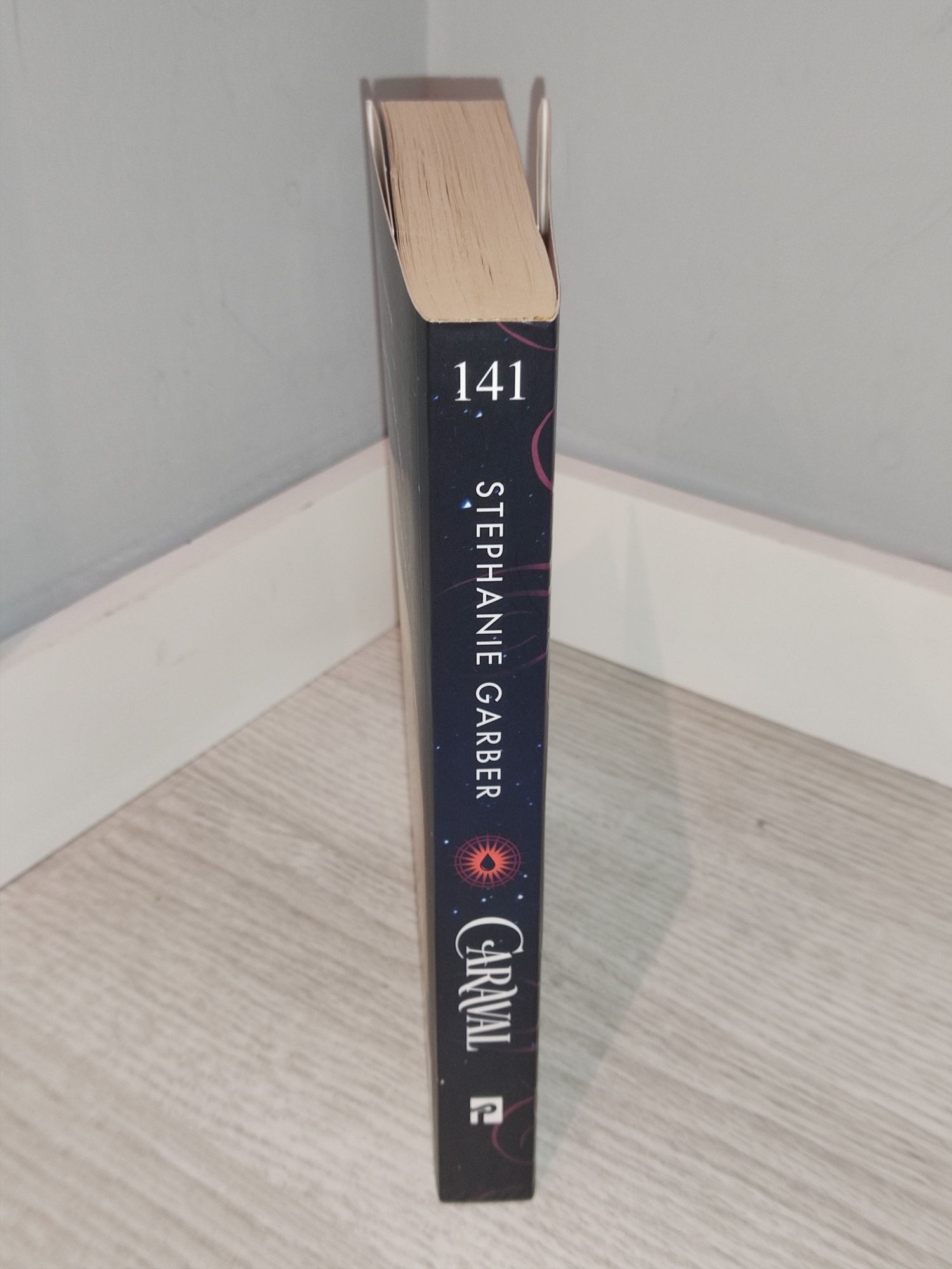 Livro "Caraval", de Stephanie Garber