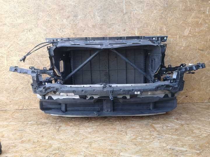 BMW X5 G05 Передня панель, телевізор