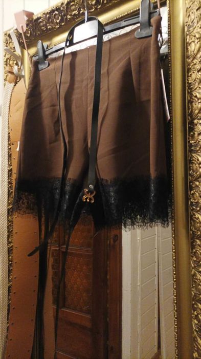 Spodenki damskie z koronka w kolorze czekoladowym