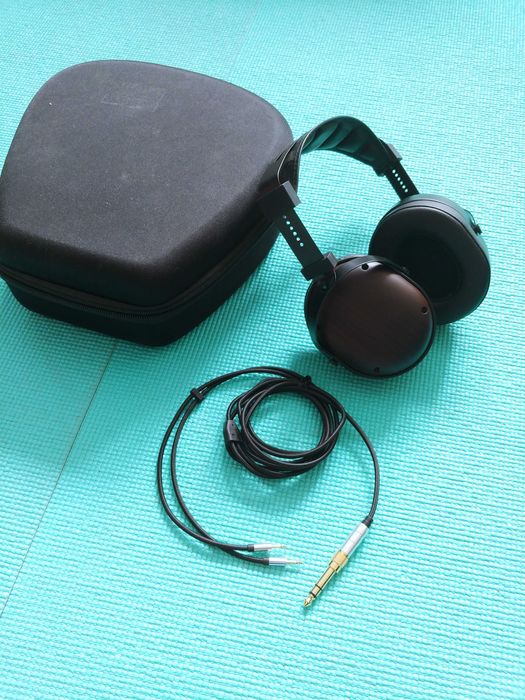 Monolith M565C закриті з кейсом та кабелем, робоче одне вухо, AS IS !