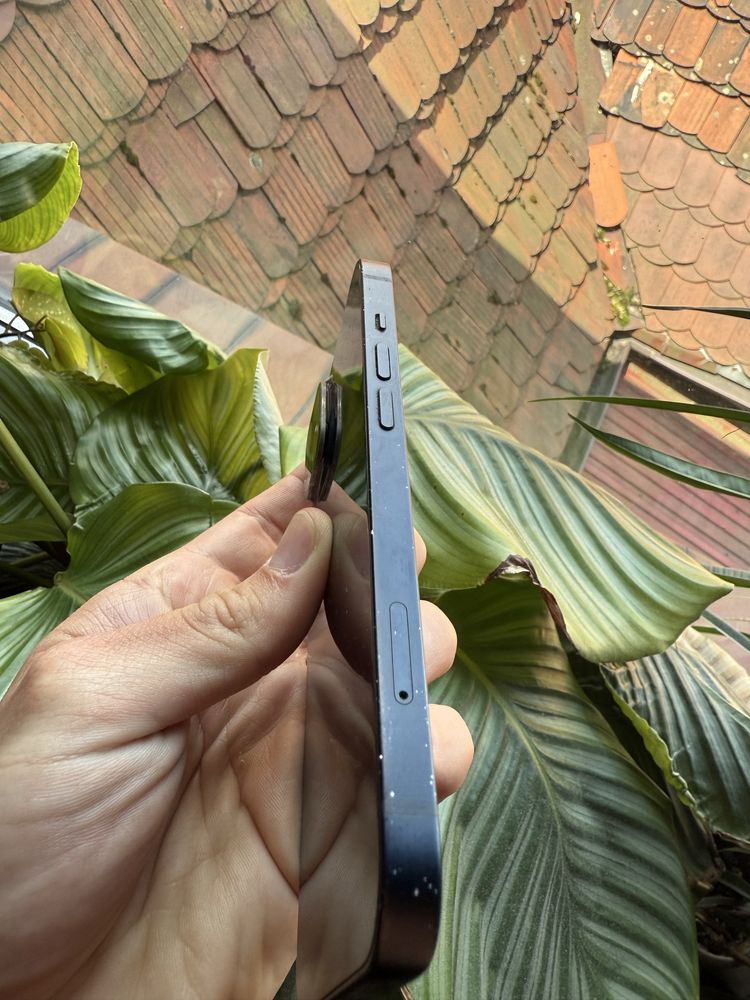 Iphone 13 128 GB + Etui i szkło hartowane na aparaty