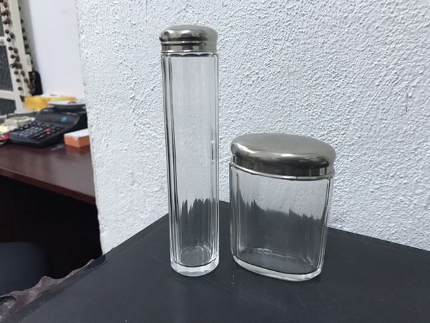 Dois frascos em cristal
