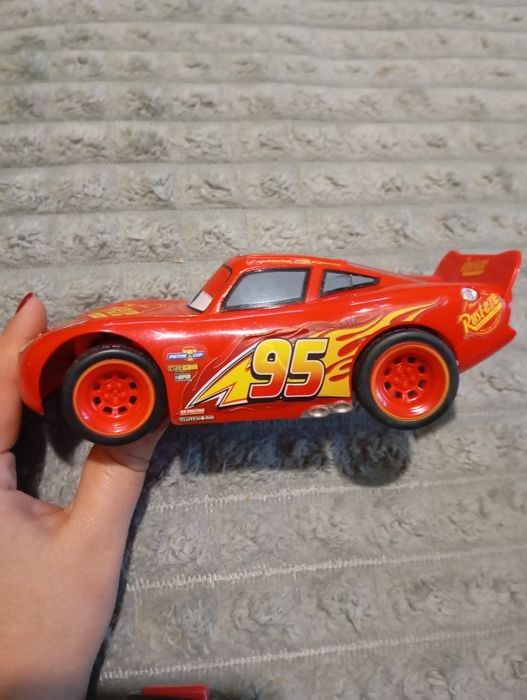 Маквін машинка на пульті, оригінал, машинка на радіокеруванні з мульти