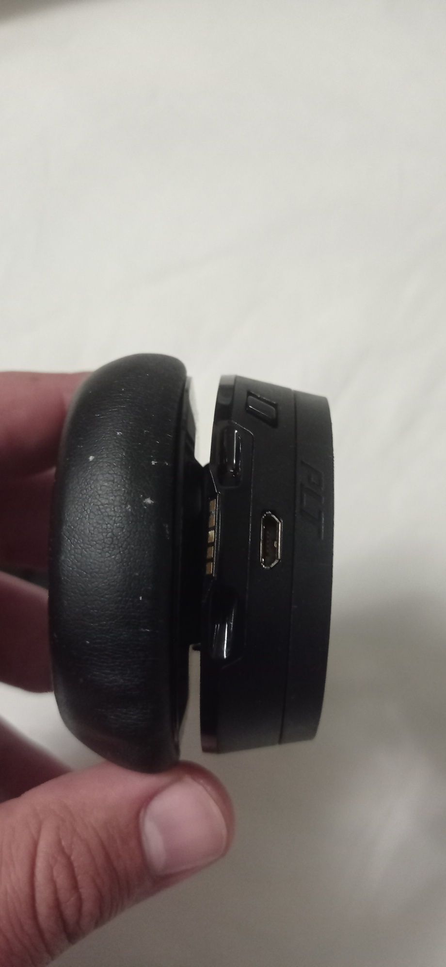 Специализированная гарнитура Plantronics Poly Voyager 4210 UC USB-A