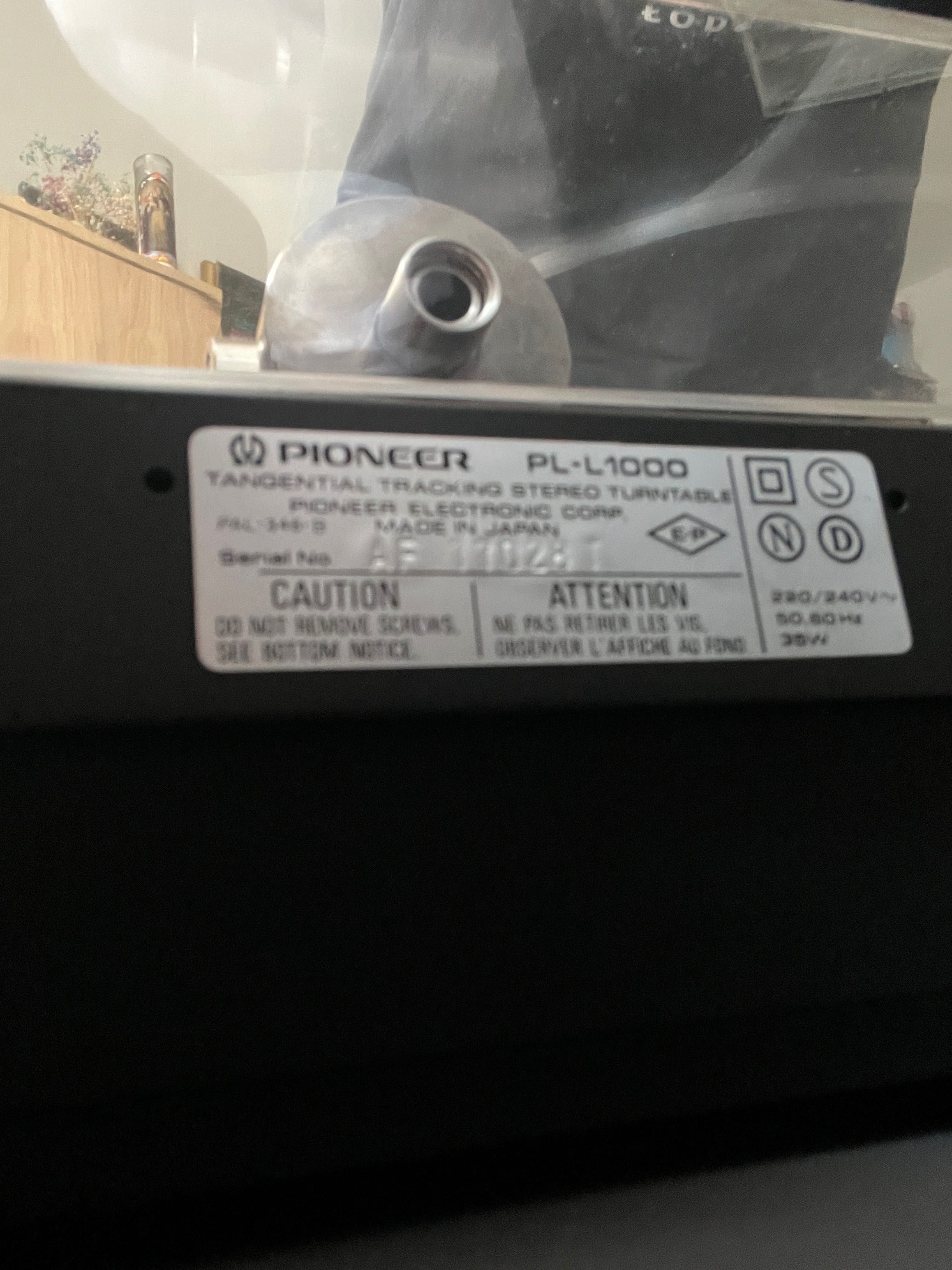 Gramofon Pioneer PL-L1000