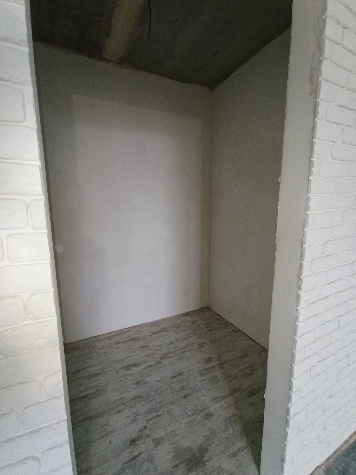 Продам квартиру Слрбожанское  в ЖК Брама,под отделку