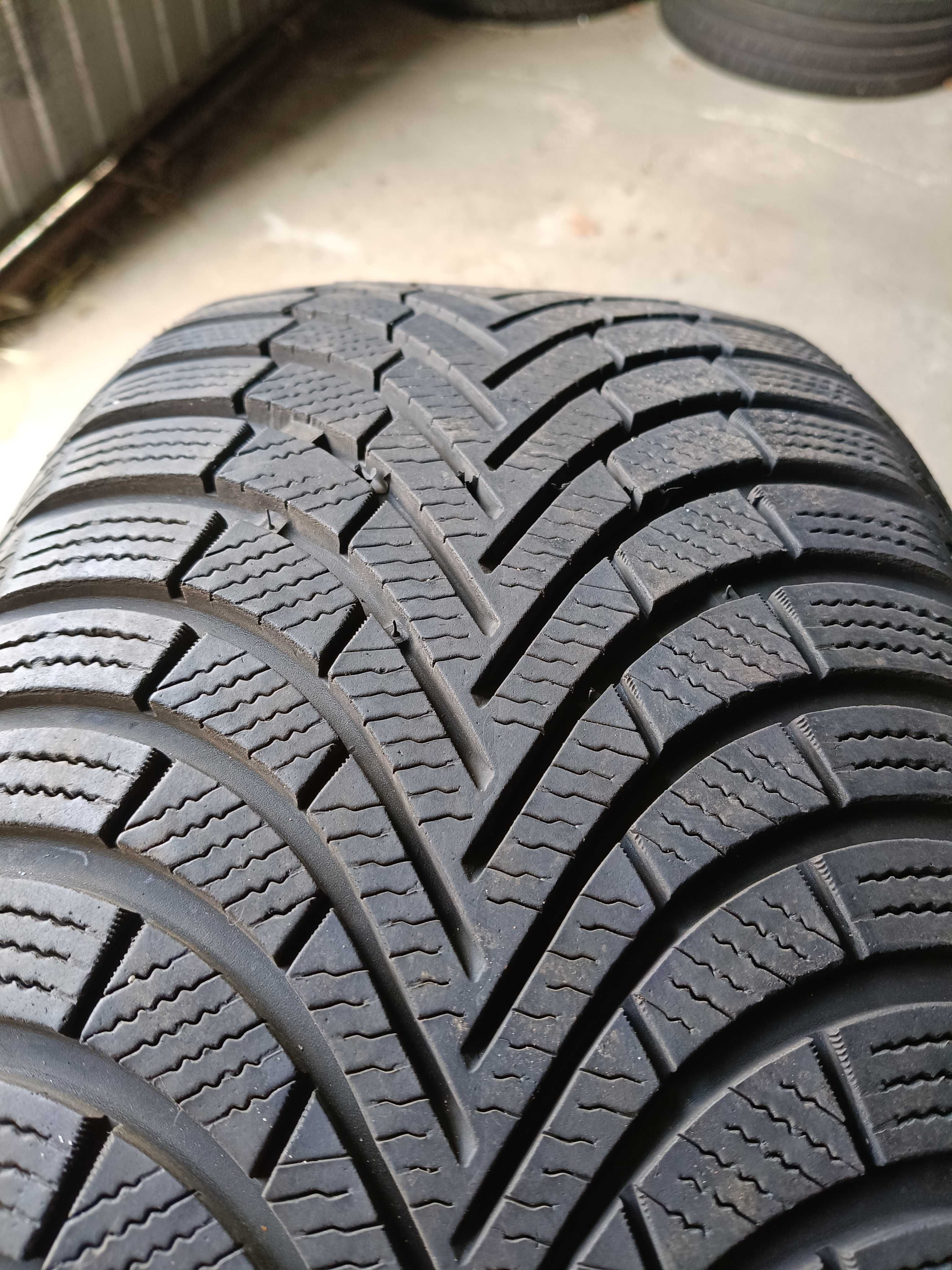 Komplet opon zimowych Maxxis Premitra Snow 235.45.18 JAK NOWE, OKAZJA