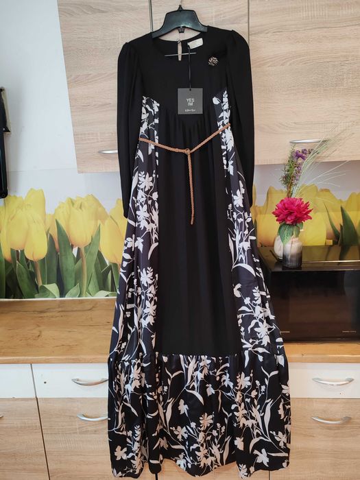 Nowa, cudowna sukienka Yes rozmiar ok 42/44 kwiaty poliester wesele