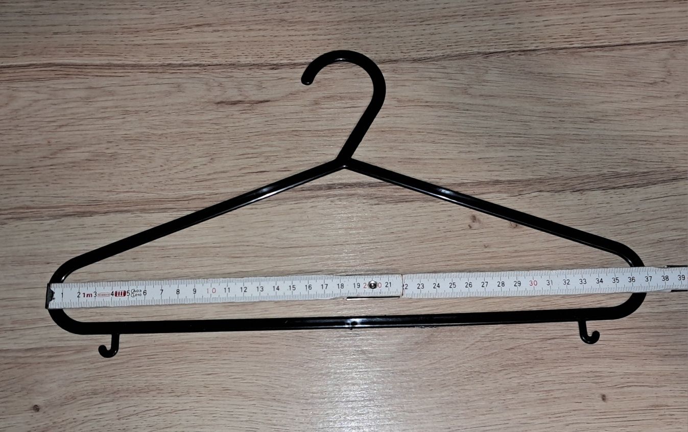 zestaw 30  x cienkie wieszaki plastikowe  czarne