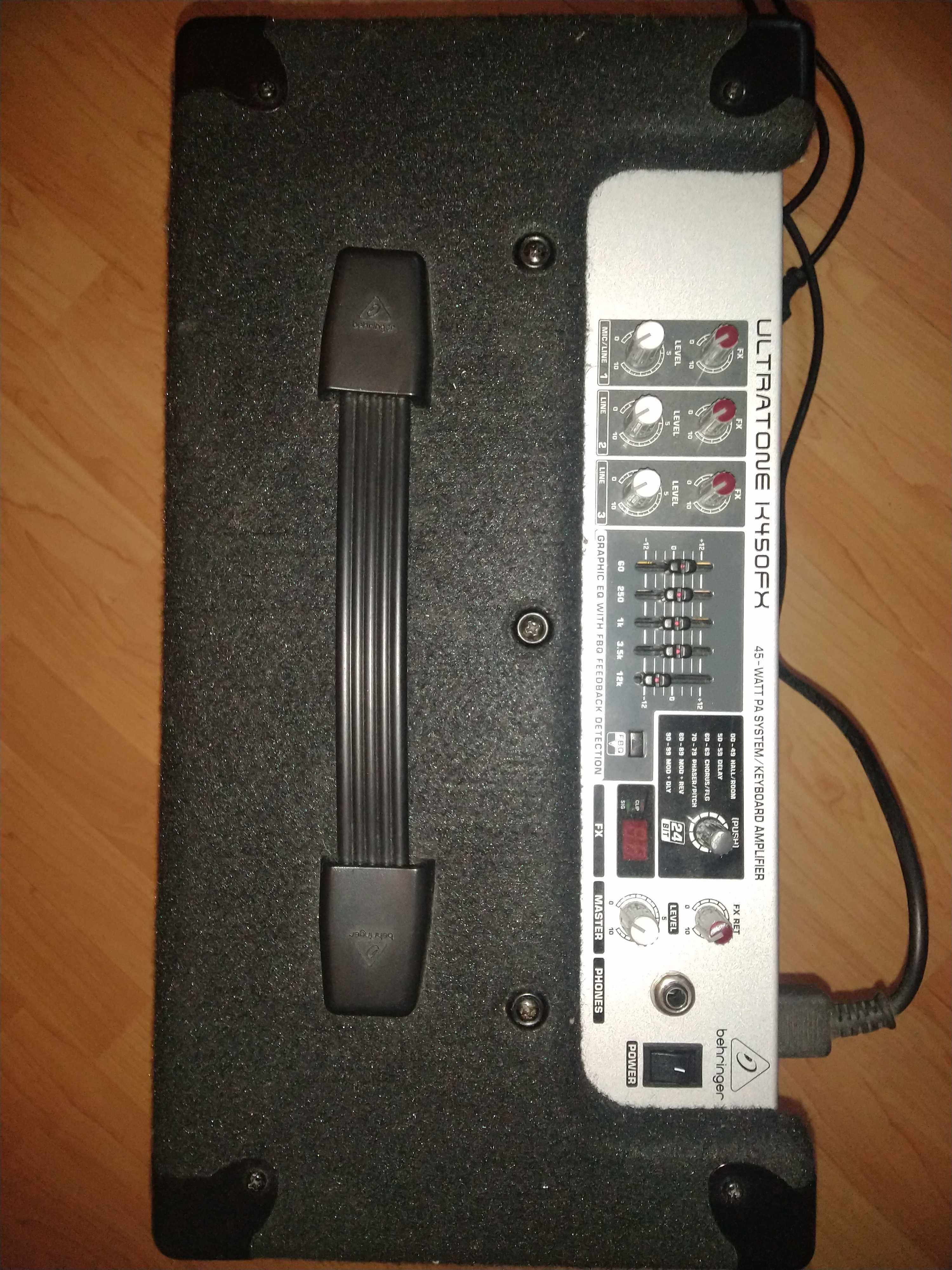 Behringer Ultratone K450FX - Combo klawiszowe