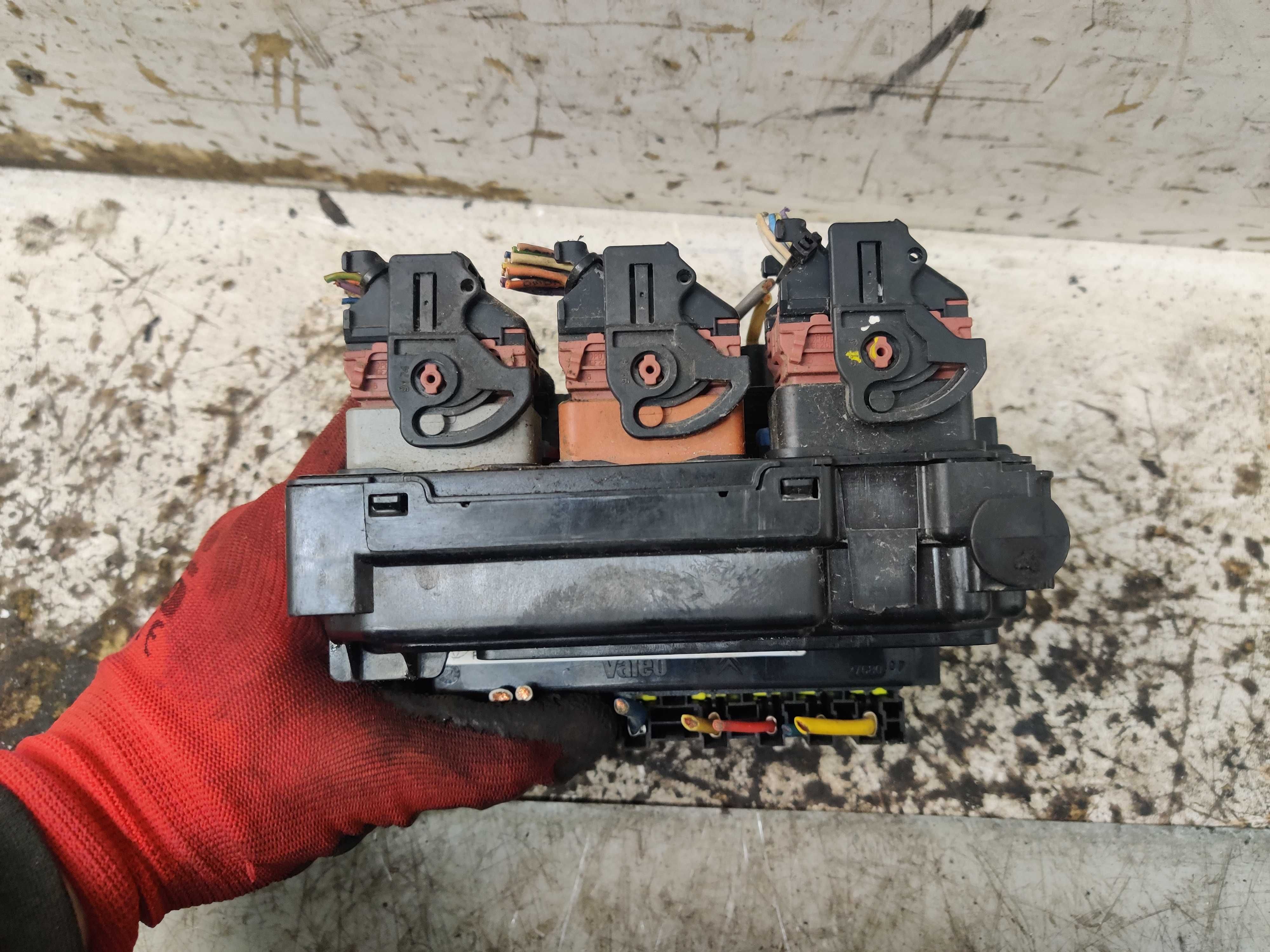 Citroen C3 Picasso Lift 1.2 1.4 VTI Skrzynka Bezpieczników Moduł BSM