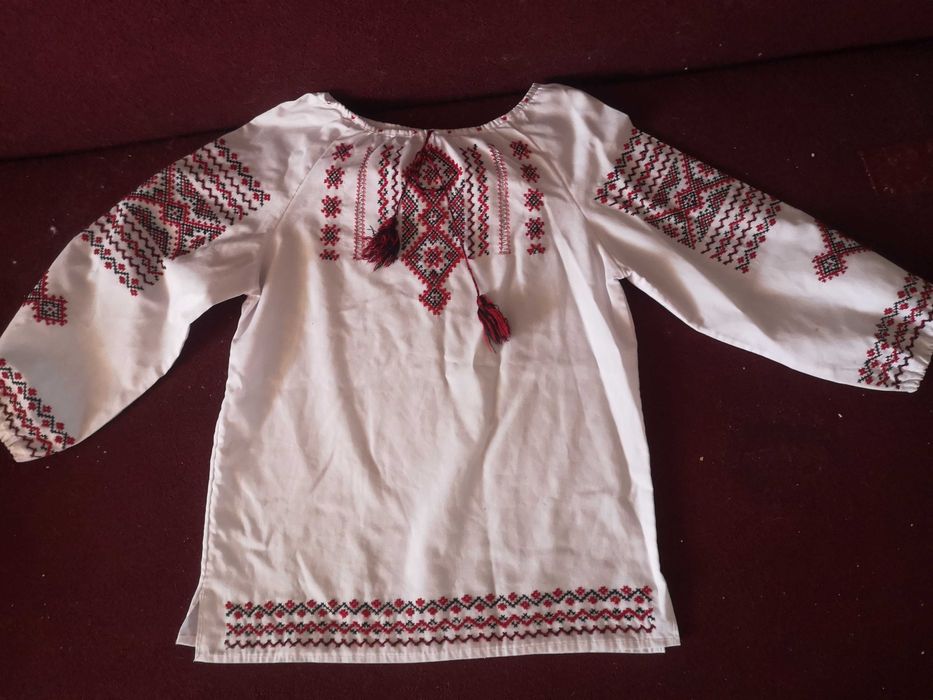 Продам дитячу вишиванку