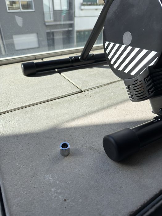 Rolo de treino Van Rysel D100 com Zwift Cog