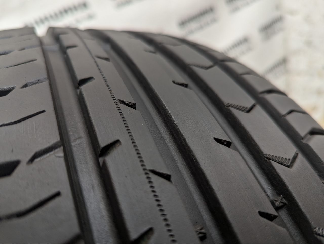 Шина 205/60 R 16 Continental ContiPremiumContact 5. Одна. Розпаровка.