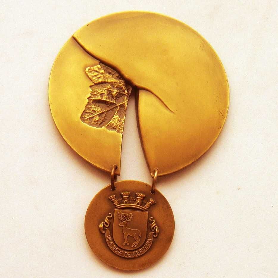 Medalha de Bronze Bienal Arte Vila Nova de Cerveira por JOSÉ RODRIGUES