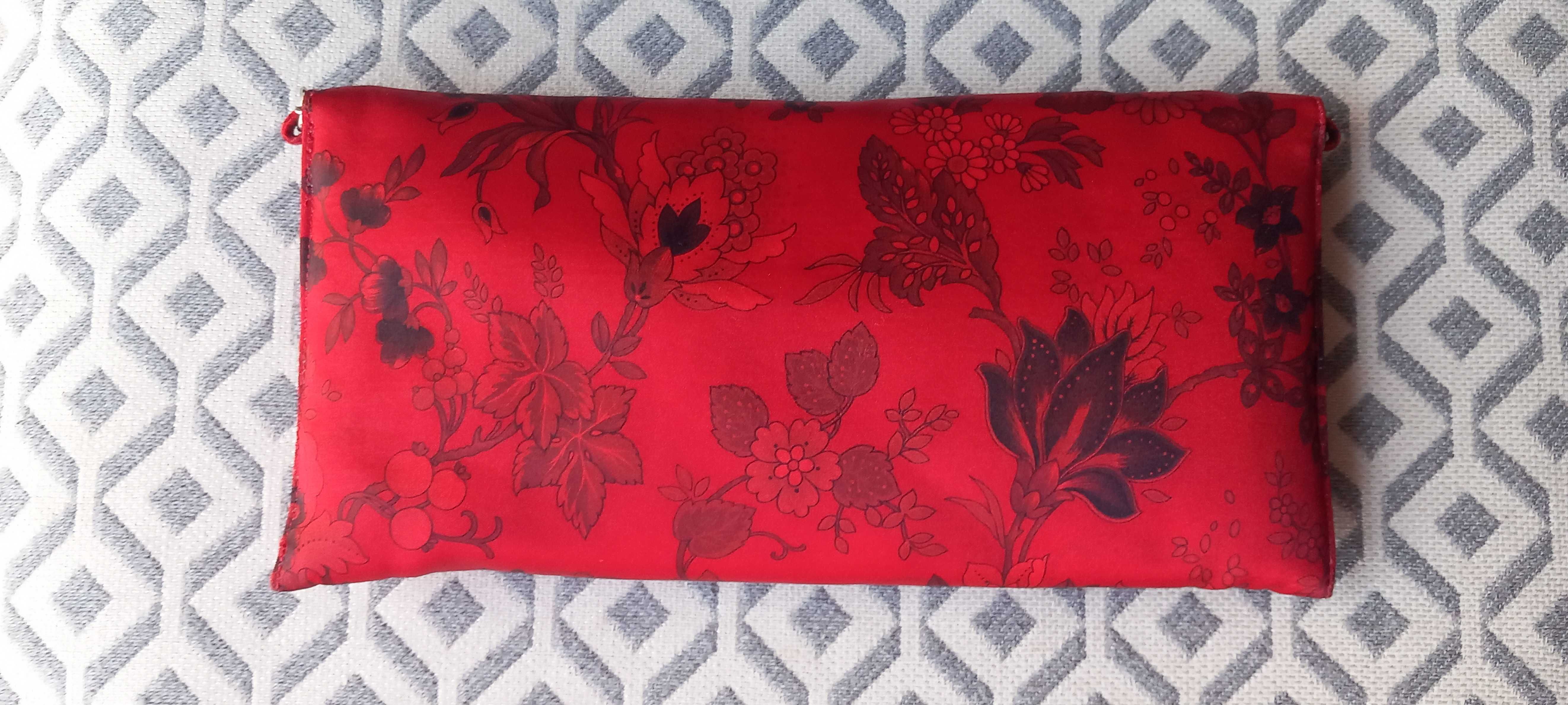 Clutch vintage leve e prática cetim