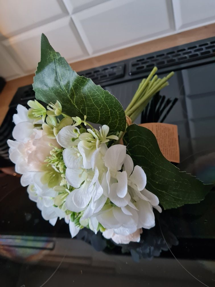 Kik bukiet kwiaty hortensja biały 14 gałązek NOWY