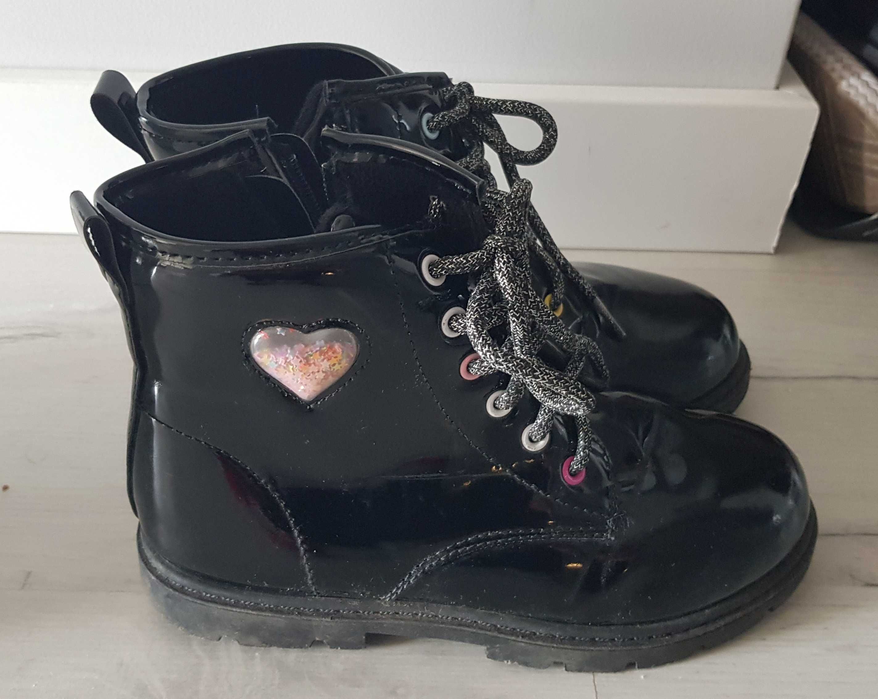 Botki czarne lakierowane  r.32