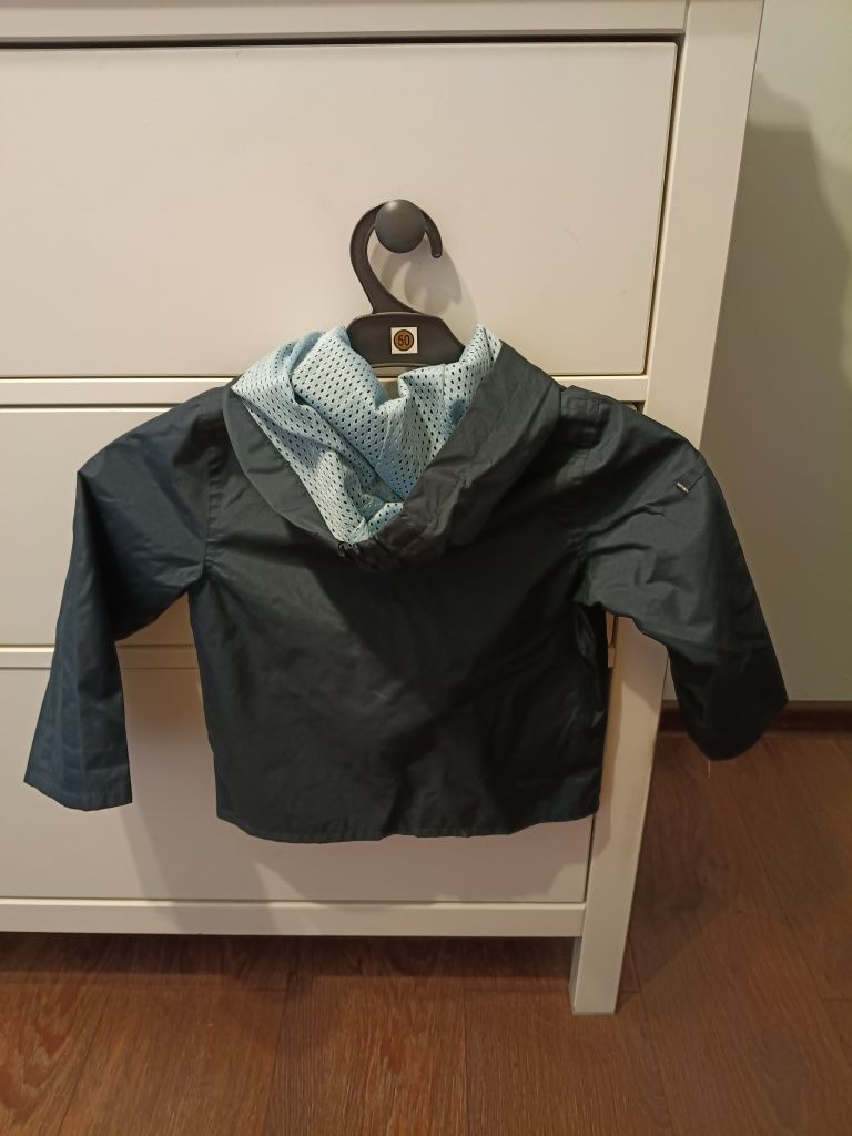 Kurtka chłopięca przeciwdeszczowa 92/98