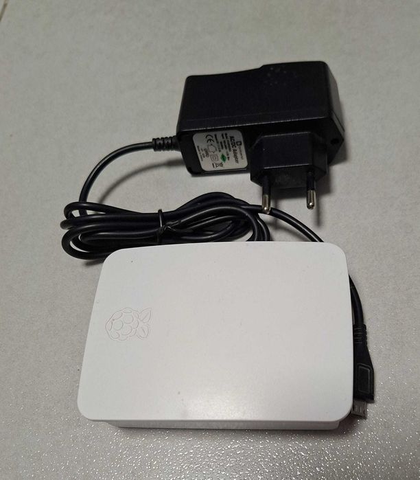 Raspberry Pi 3B+ – stan idealny + oryginalny zasilacz + karta microSD