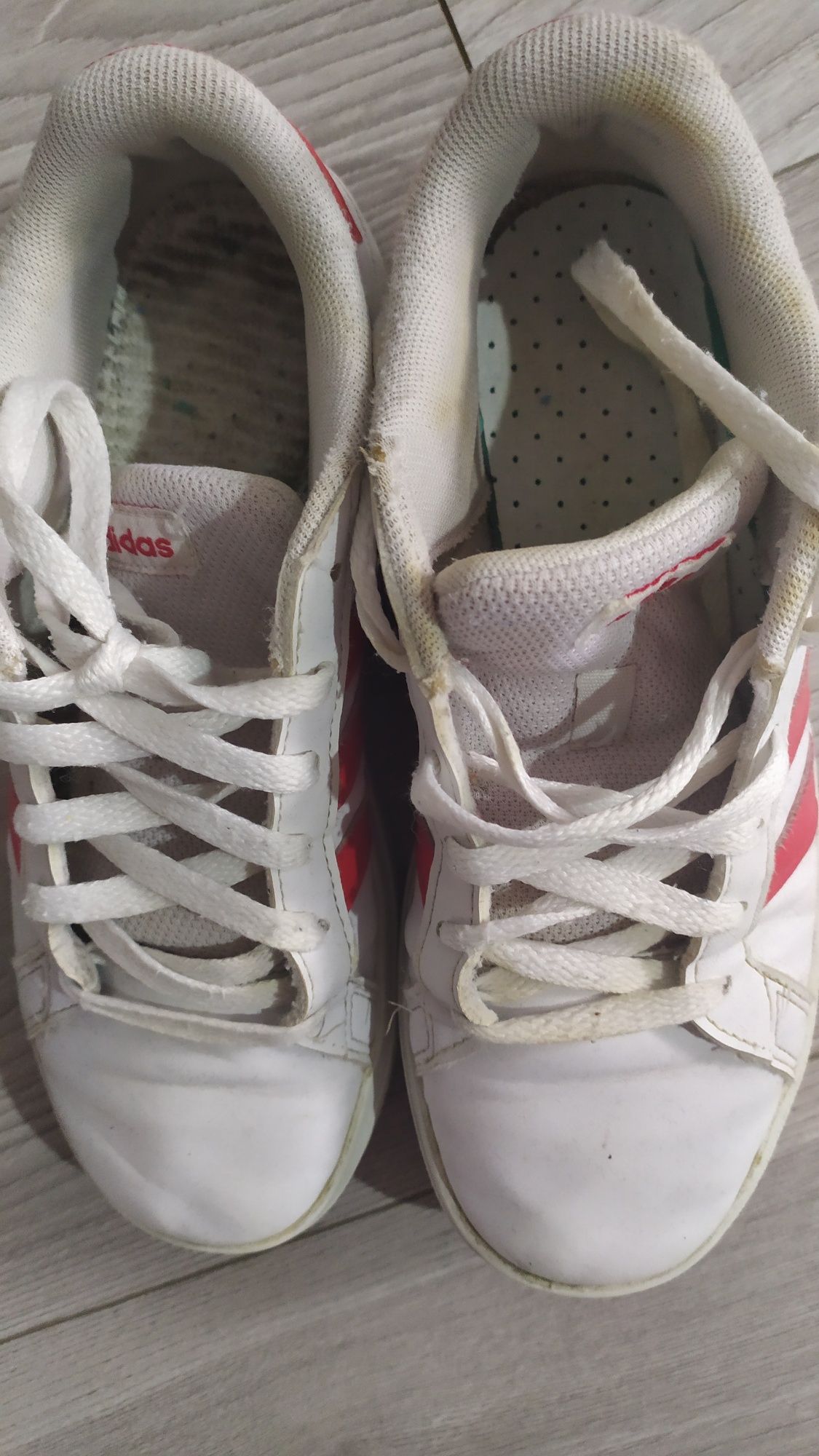 Buty adidas dziewczęce rozm.35-22,5 cm wkładka