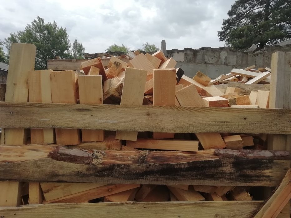 Послуги крана-маніпулятора,вантажоперевезення,доставка вантажів,круги.