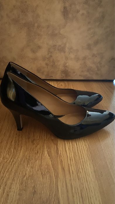 Туфлі Clarks  лодочки 39,5 розмір