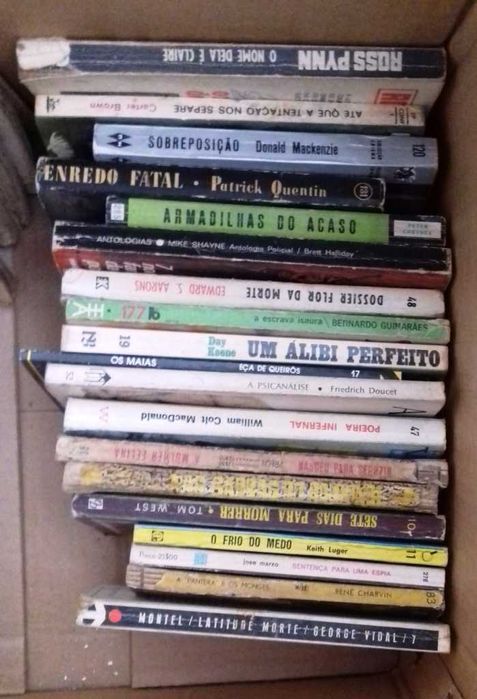 vários livros de bolso