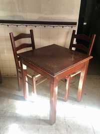 Mesas e cadeiras de restauração