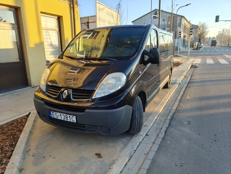 Sprzedam renault trafic 6 osobowy long