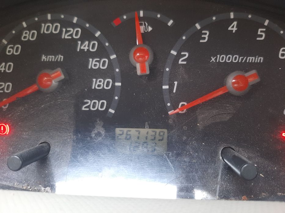 NISSAN micra (dispensa apresentações)