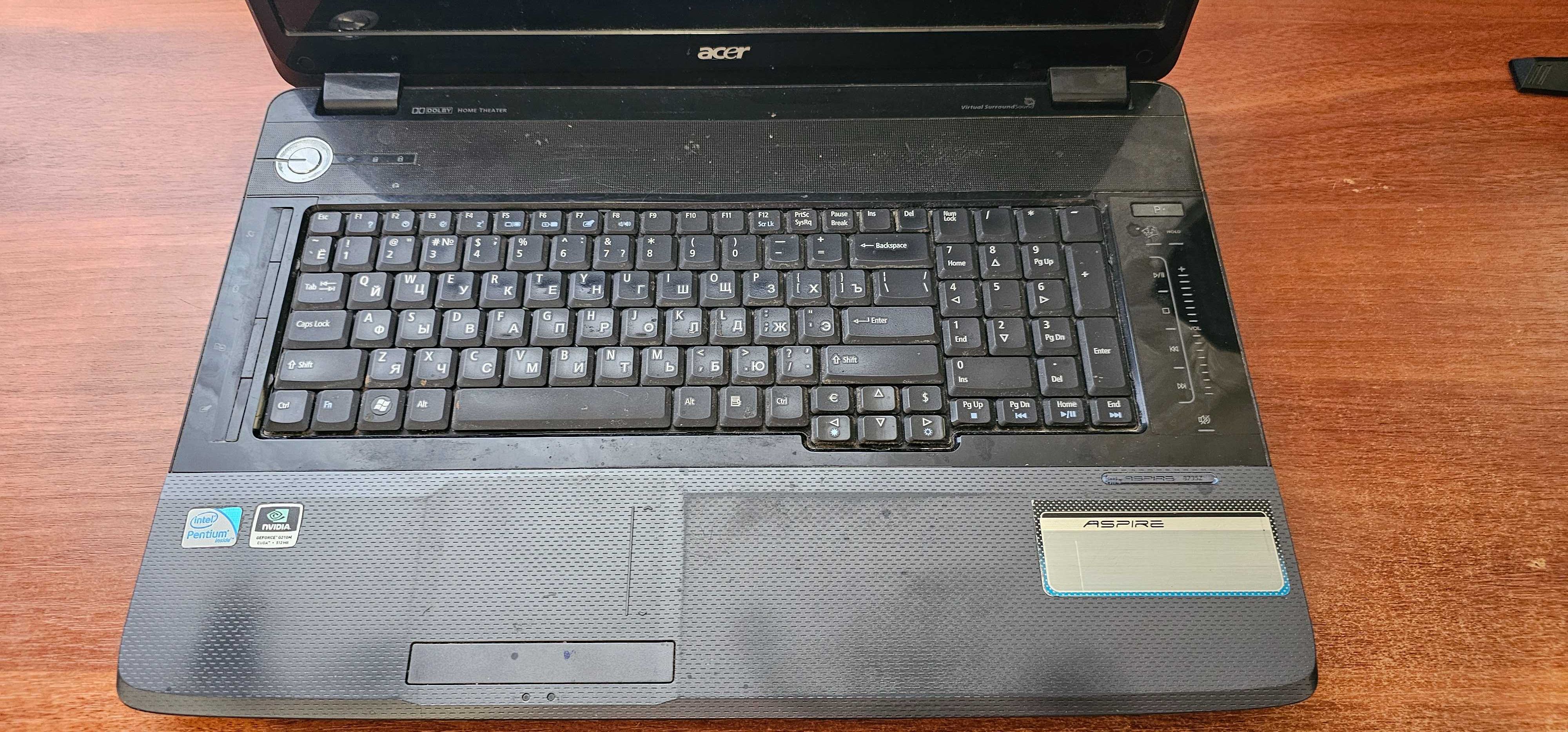 Acer Aspire 8735Z Большой ноутбук