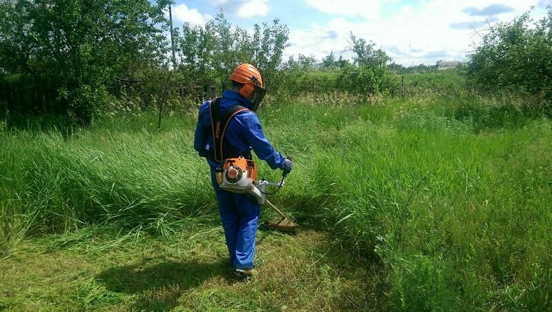 Покос травы газона кустов вскопка Культивация