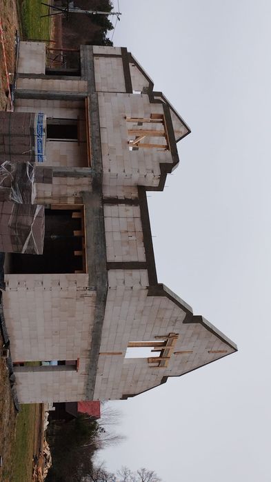 Budowa domów (usługi budowlane,płyty fundamentowe, murowanie ,dachy)