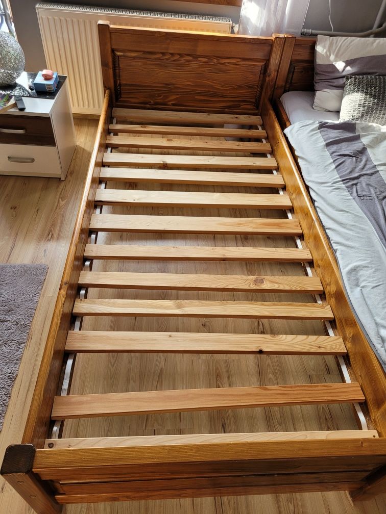 Łóżko drewniane, 1 sztuka 90 x 200 cm