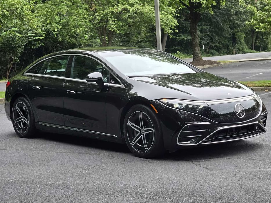 Mercedes-Benz EQS      2022