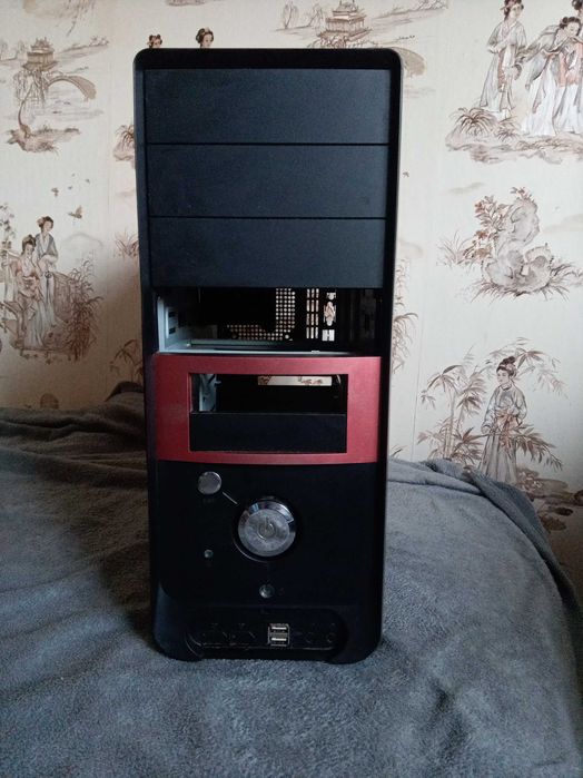 Корпус для комп'ютера