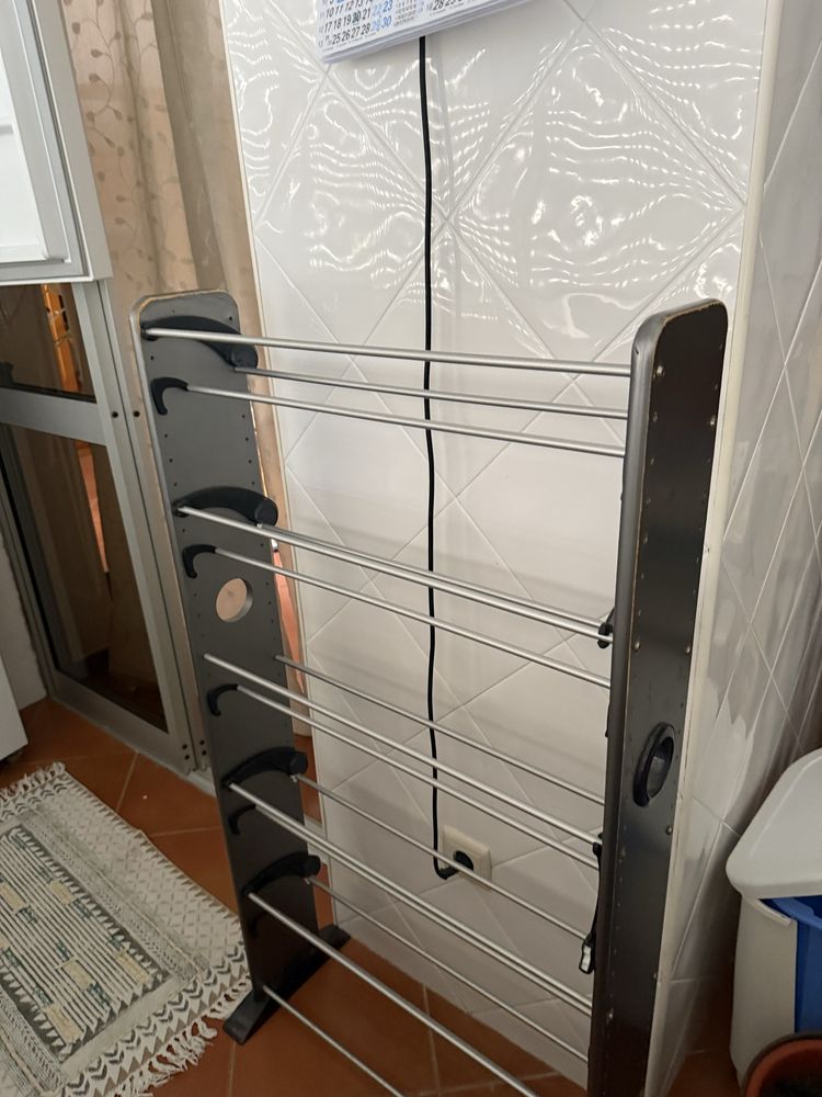 Coluna para secar roupa 1.20m altura x 0.65m largura