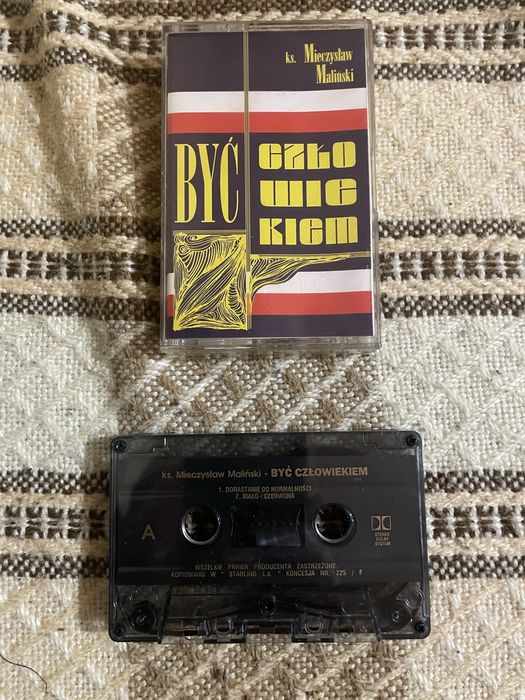Kaseta „Być człowiekiem”