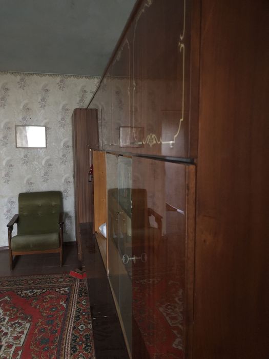 Отдам б.у.мебель:шкаф,диван,стол,трюмо,кухня,прихожая.САМОВЫВОЗ.