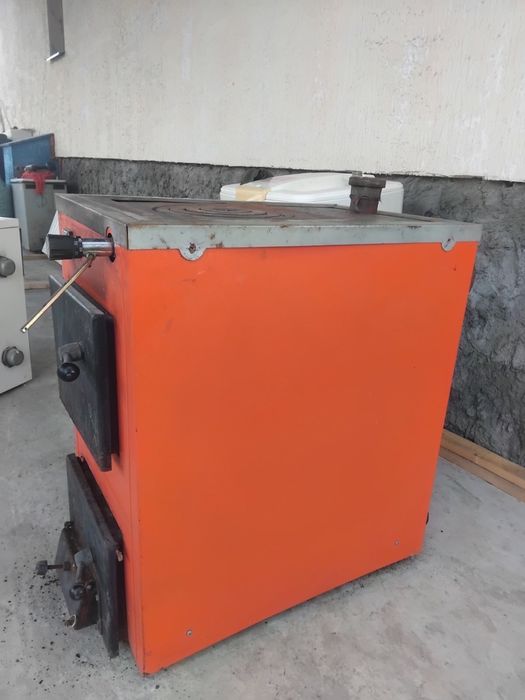 Продаю твердотопливный котел