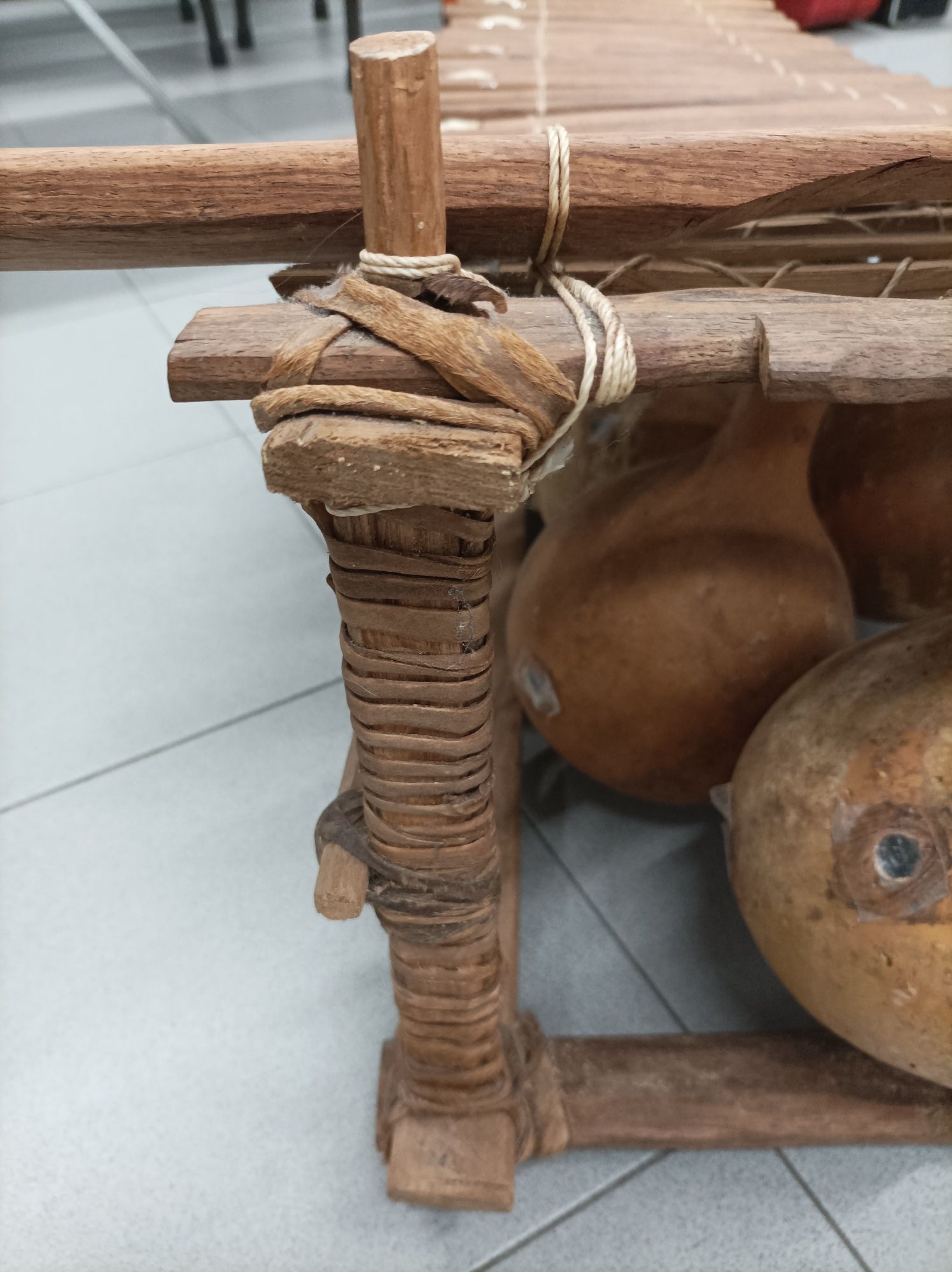 Balafom, como novo. Muito pouco uso.