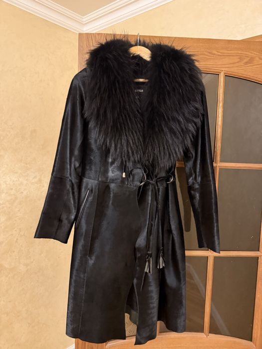 Жіноче пальто шкіряне