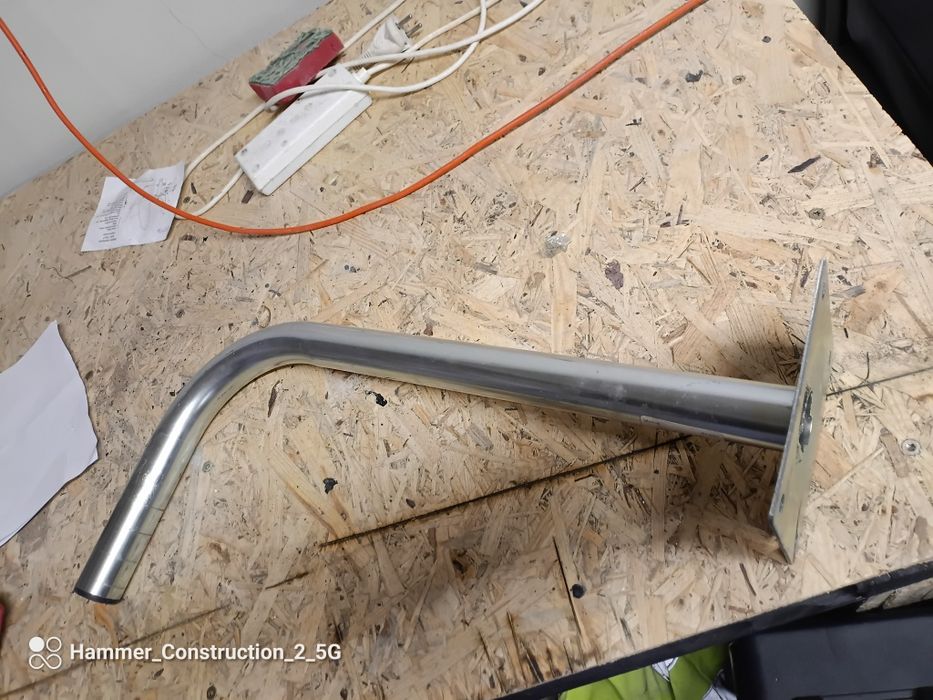 Wieszak do anteny/satelity