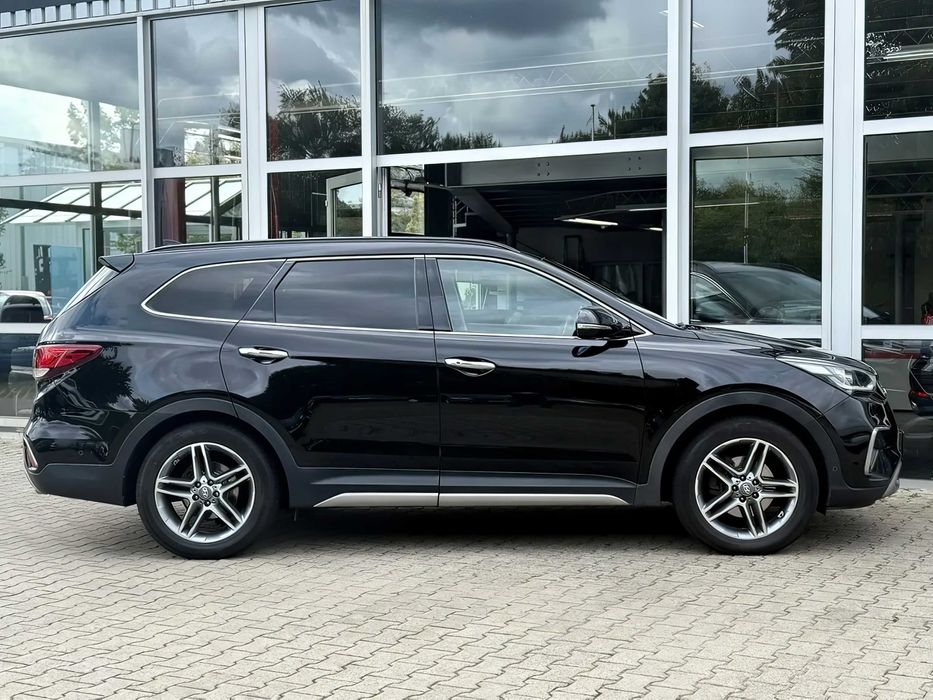 Hyundai Grand Santa Fe      2016