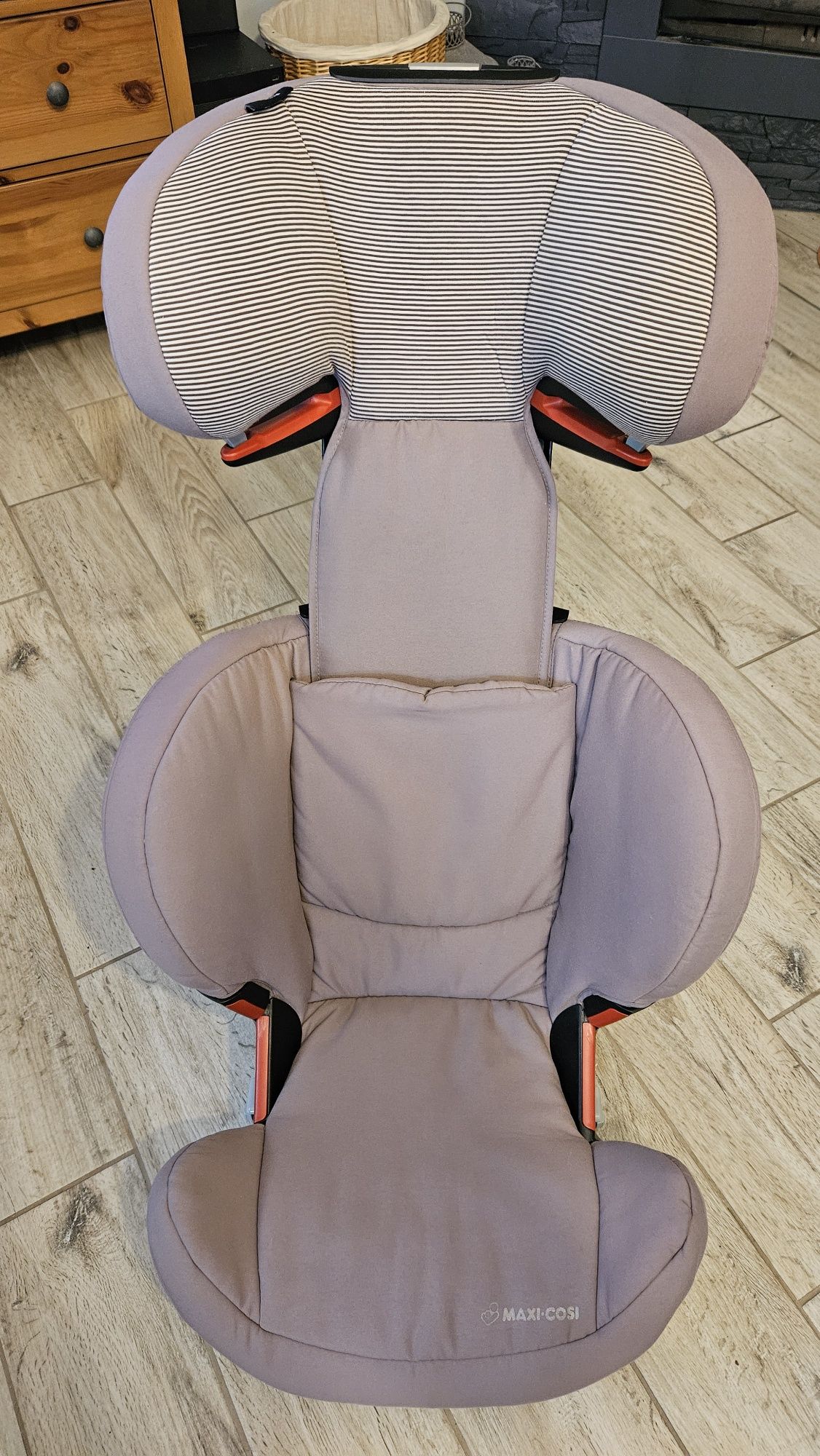 Fotelik Maxi Cosi z ISOFIX 15-36 kg