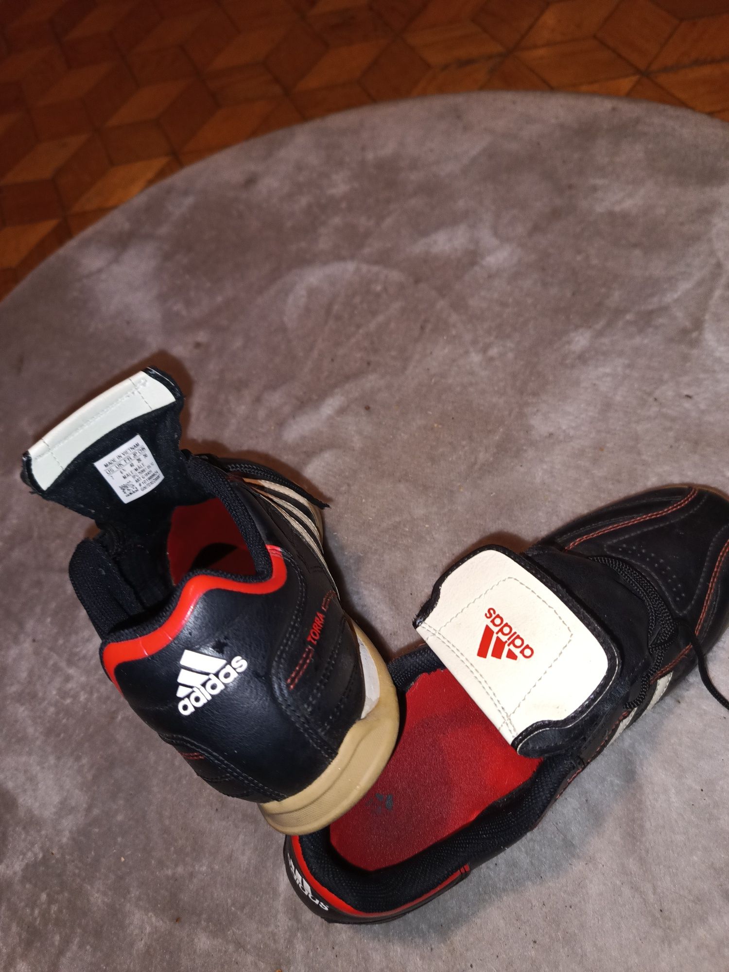 Adidas ładne halówki