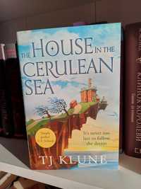 Книга "The House in the Cerulean Sea" T.J. Klune